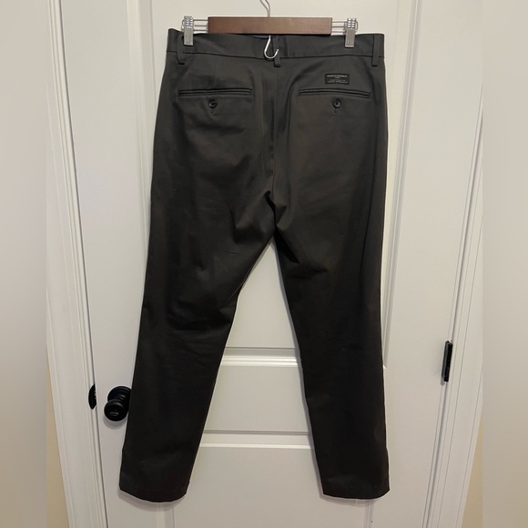 Banana Republic Aiden Slim Fit Dark Grey Chino - Picture 2 of 6